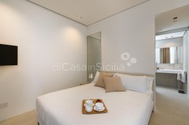 Villa Bedda Matri in Sicily for Rent | Noto | Villa on the Beach with Private Pool - Bedroom